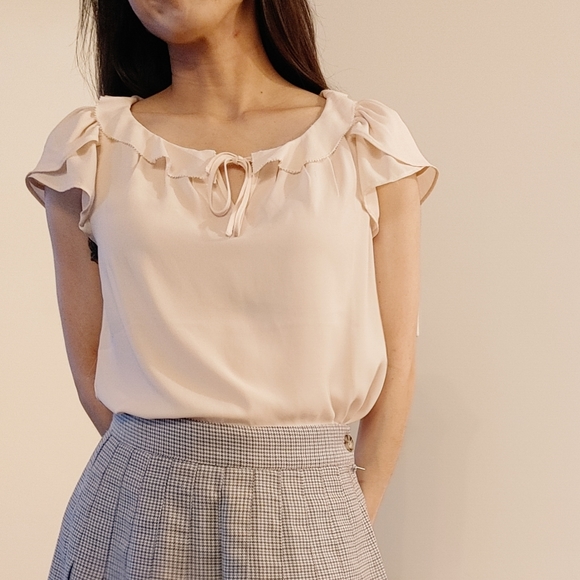 LOFT Tops - LOFT Ruffle Blouse